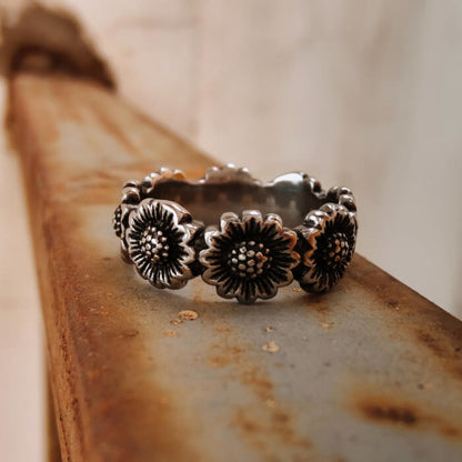 Women Flower Steel Western Retro Plant Band Ring