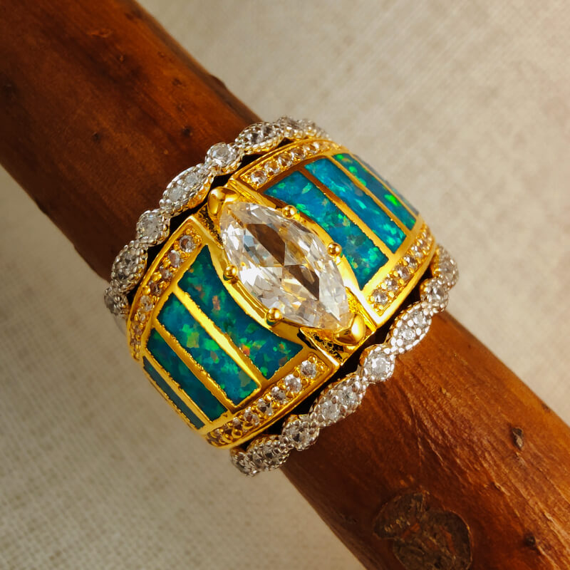 Luxury 18K Gold Opal Engagement Ring