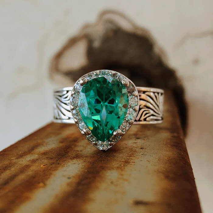 Green Flower Pear Cut Western Wedding Rings for Her