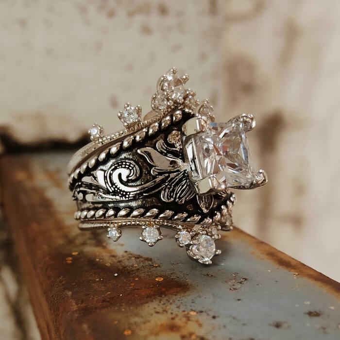 3PC Crown Ring Set – Square Cut Engagement Ring with Vintage Western Detailing