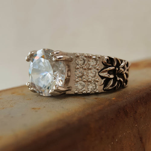 Lily Flower Classic Round Cut Western Wedding Ring